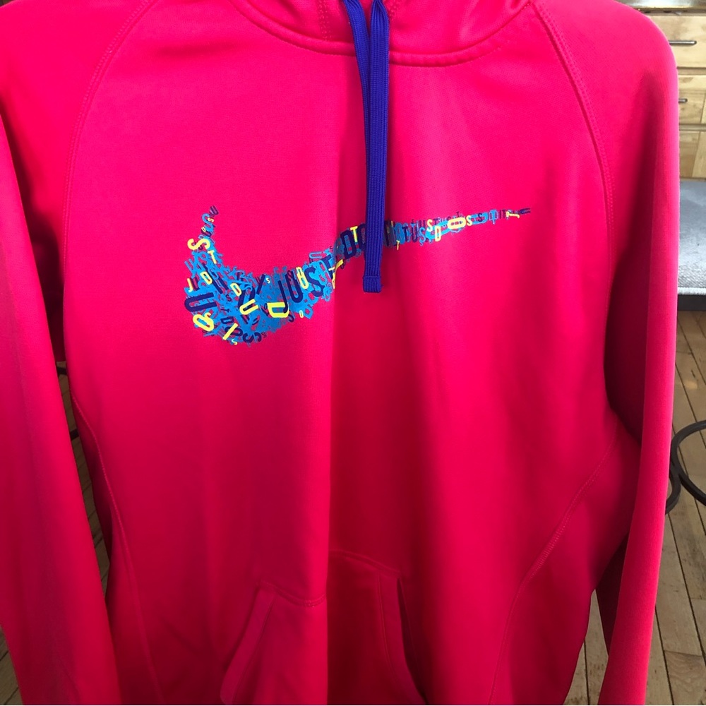 Nike Therma Fit hoodie w/ font pocket & thumb hole Like new! ✔️ Sz Lg